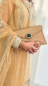 How to Choose the Right Clutch Purse for Your Outfit