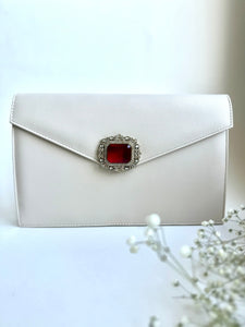 Big Envelope Clutches: Combining Functionality with High Fashion