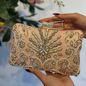 10 Expert Tips: How To Choose Your Bridal Clutch Bag