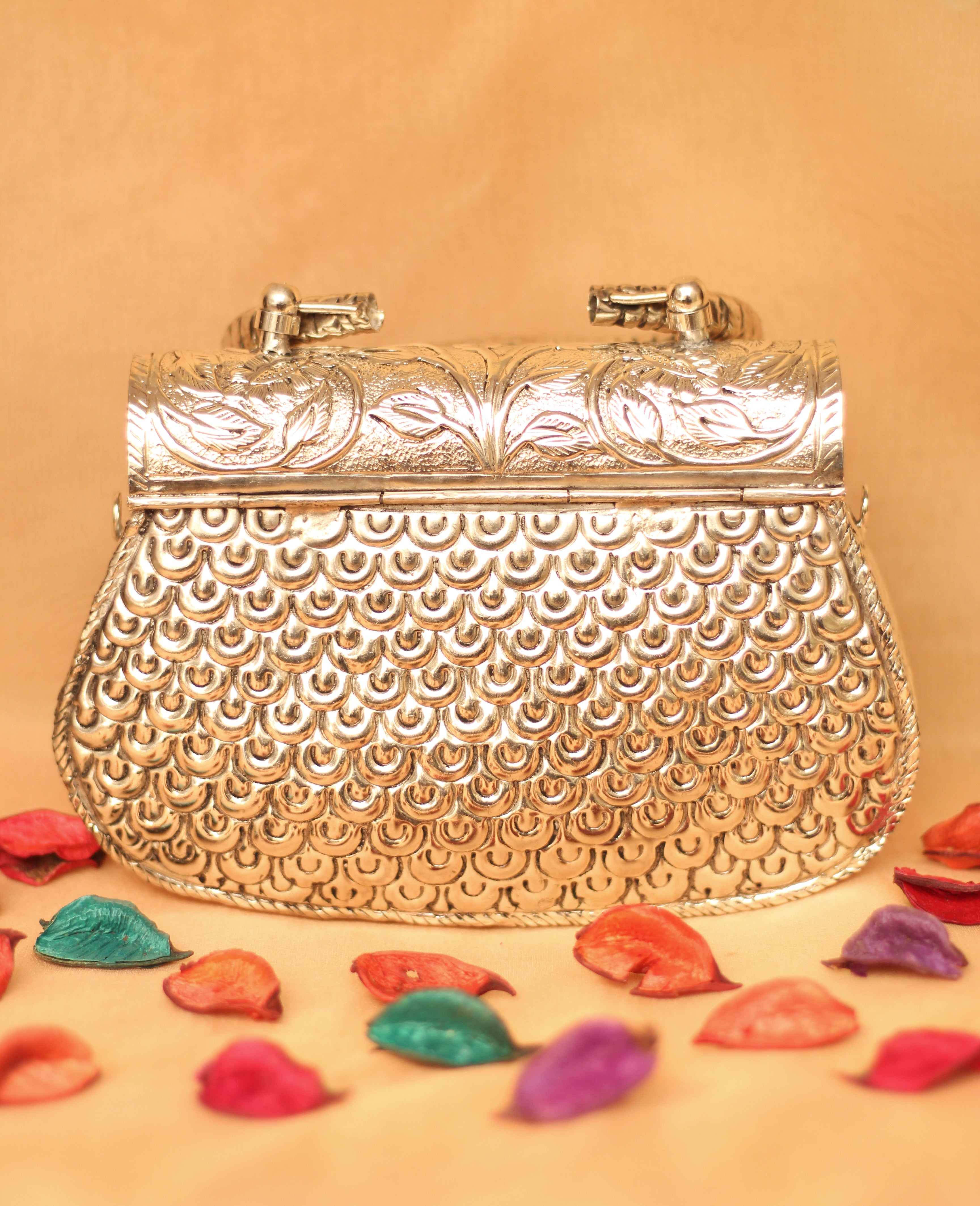 HOORVI Silver Clutch