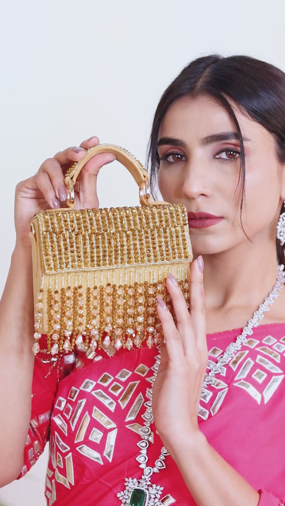 The OUTSPOKEN sling Bag